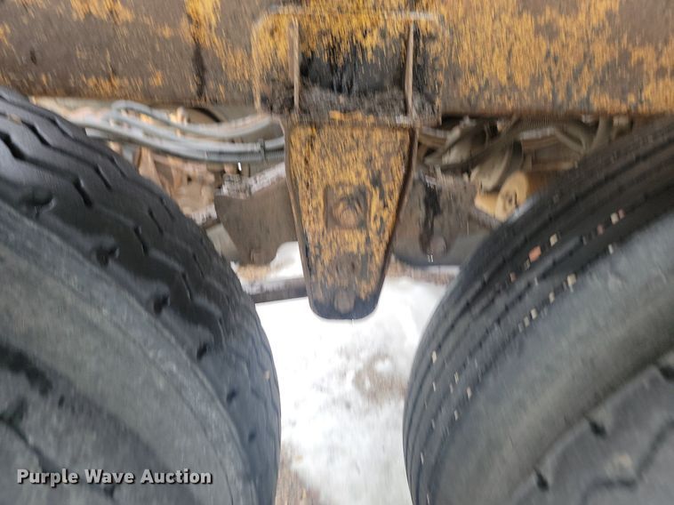 image for item LA9563 1997 Ranch Manufacturing bottom dump trailer