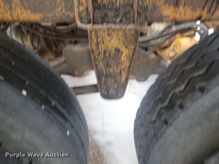 image for item LA9563 1997 Ranch Manufacturing bottom dump trailer