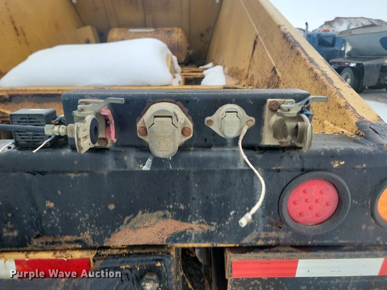 image for item LA9563 1997 Ranch Manufacturing bottom dump trailer