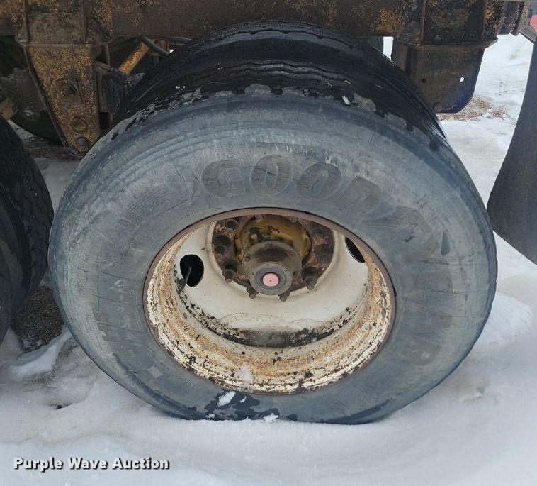 image for item LA9563 1997 Ranch Manufacturing bottom dump trailer