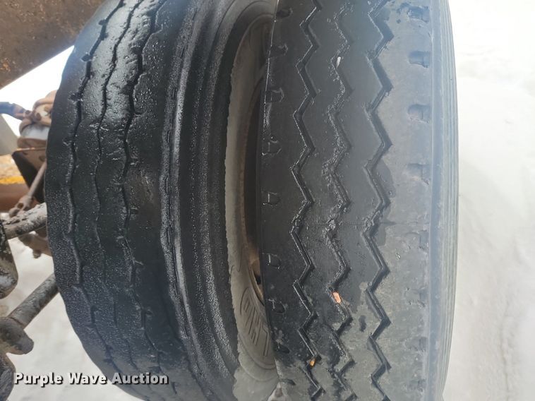 image for item LA9563 1997 Ranch Manufacturing bottom dump trailer