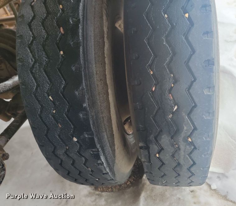 image for item LA9563 1997 Ranch Manufacturing bottom dump trailer