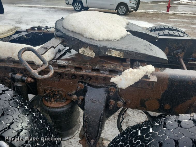 image for item LC9793 2005 Freightliner  FLD132 semi truck