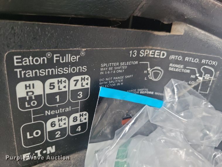 image for item LC9793 2005 Freightliner  FLD132 semi truck