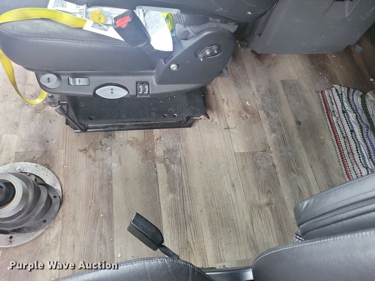 image for item LC9793 2005 Freightliner  FLD132 semi truck