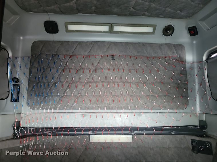 image for item LC9793 2005 Freightliner  FLD132 semi truck