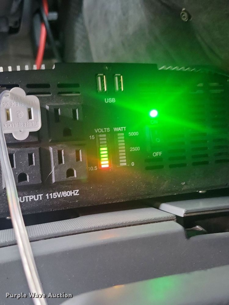 image for item LC9793 2005 Freightliner  FLD132 semi truck