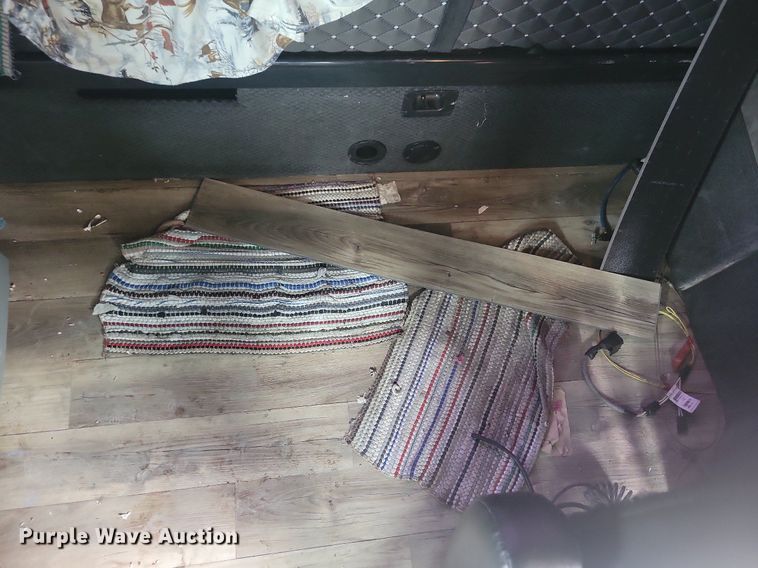 image for item LC9793 2005 Freightliner  FLD132 semi truck