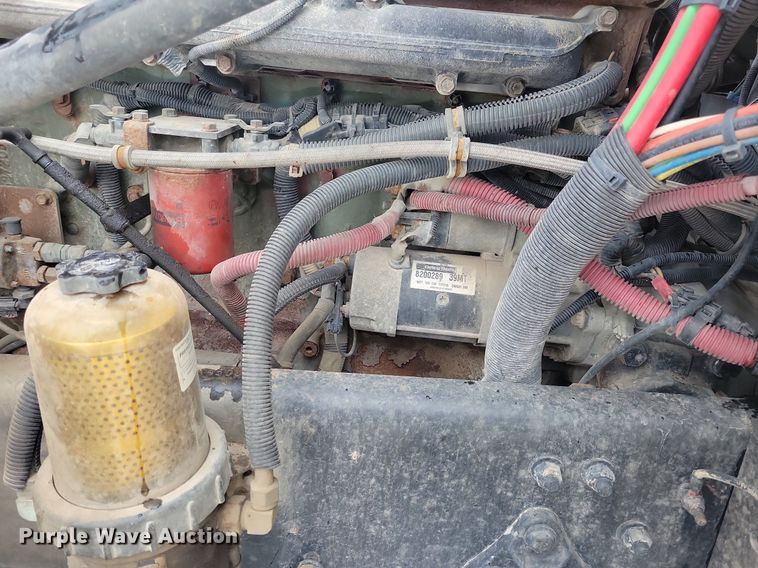 image for item LC9793 2005 Freightliner  FLD132 semi truck