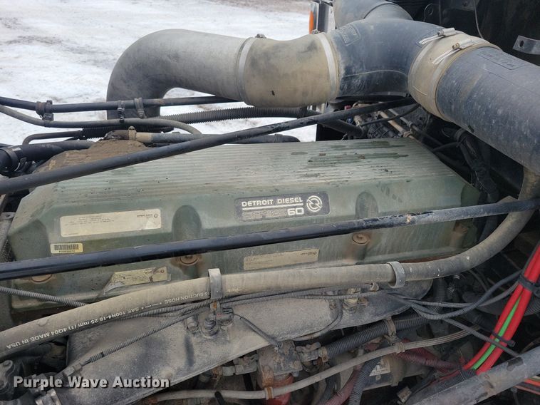 image for item LC9793 2005 Freightliner  FLD132 semi truck