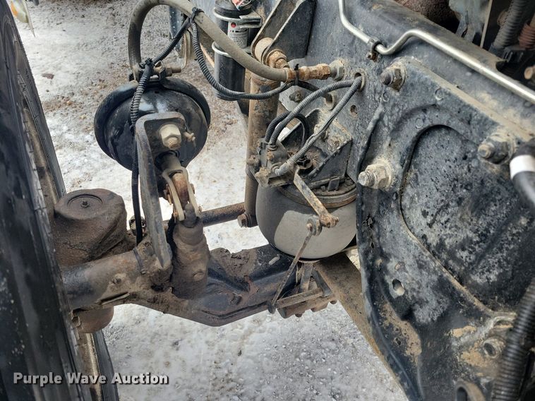 image for item LC9793 2005 Freightliner  FLD132 semi truck