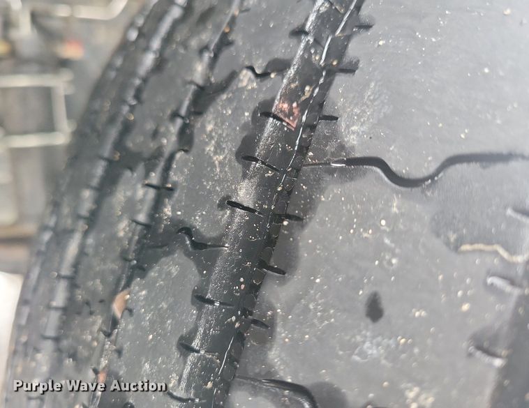 image for item LC9793 2005 Freightliner  FLD132 semi truck