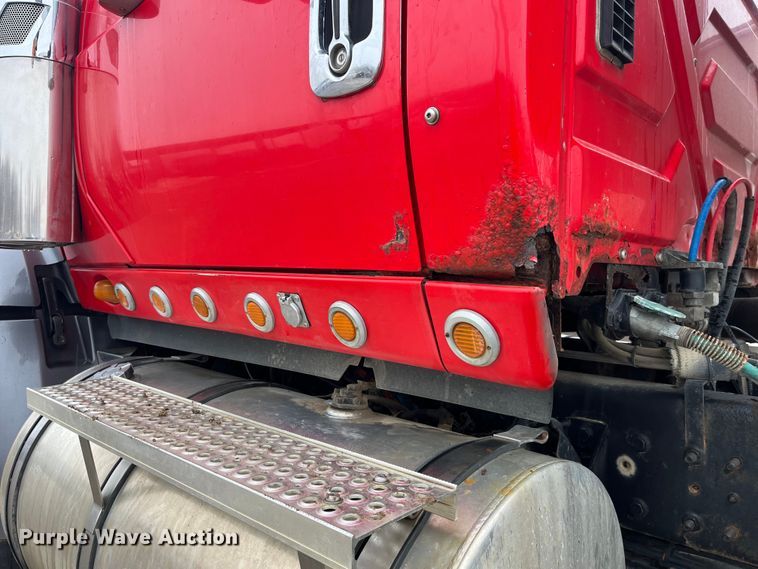 image for item LD9928 2010 International  Lonestar SFA  semi truck