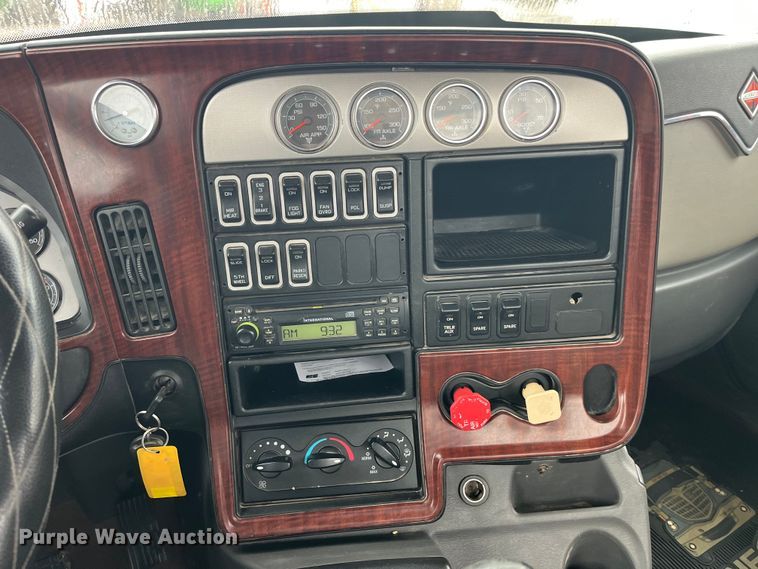 image for item LD9928 2010 International  Lonestar SFA  semi truck