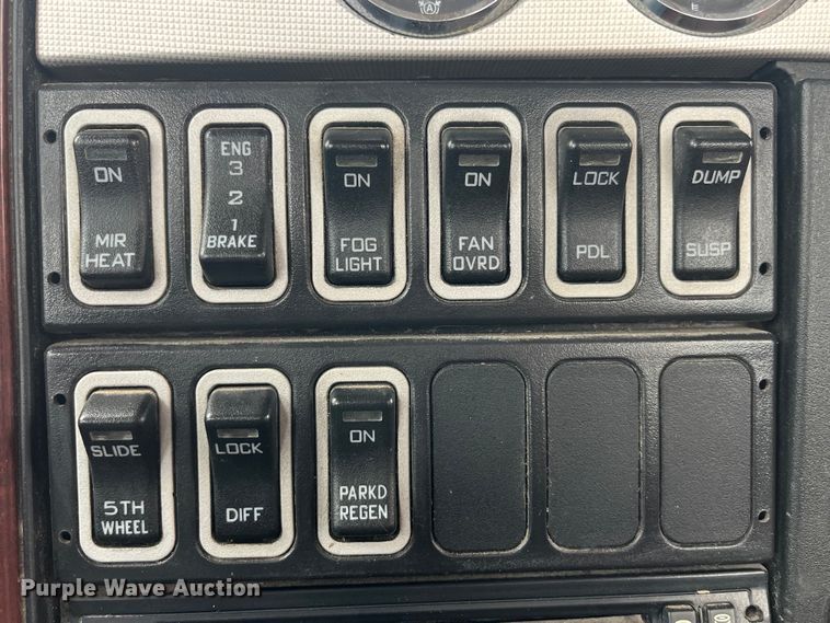 image for item LD9928 2010 International  Lonestar SFA  semi truck