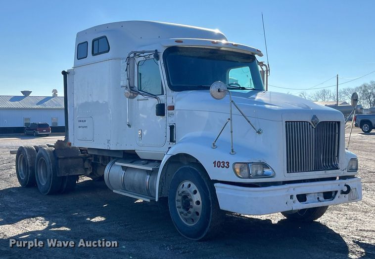 image for item LD9943 2007 International  9400i semi truck