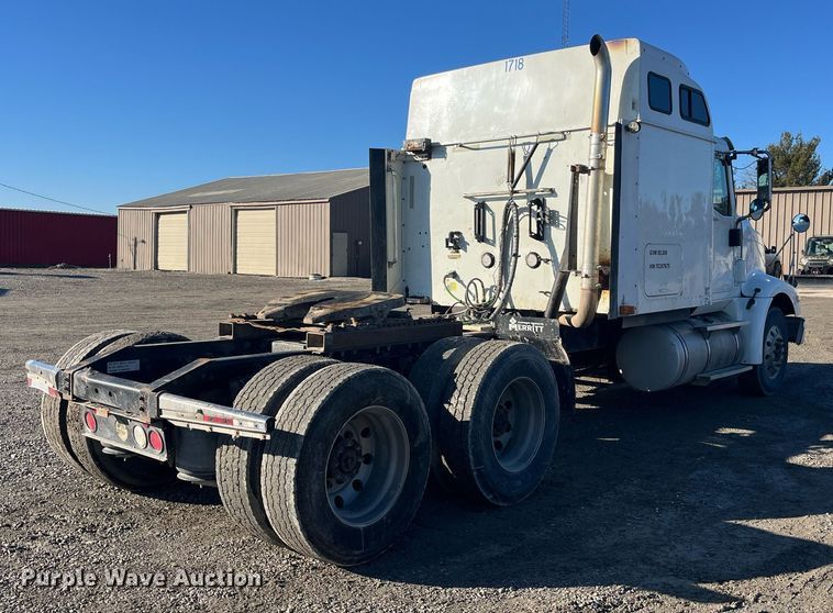 image for item LD9943 2007 International  9400i semi truck