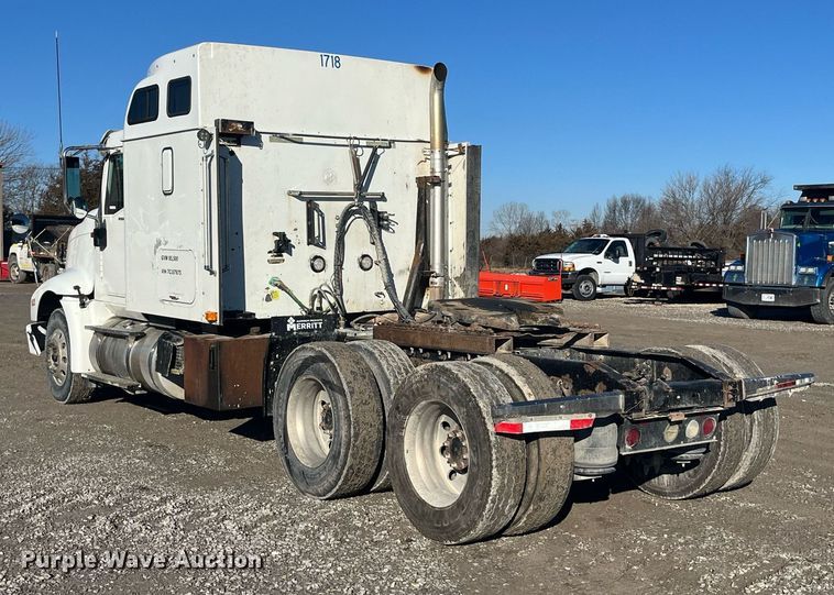 image for item LD9943 2007 International  9400i semi truck