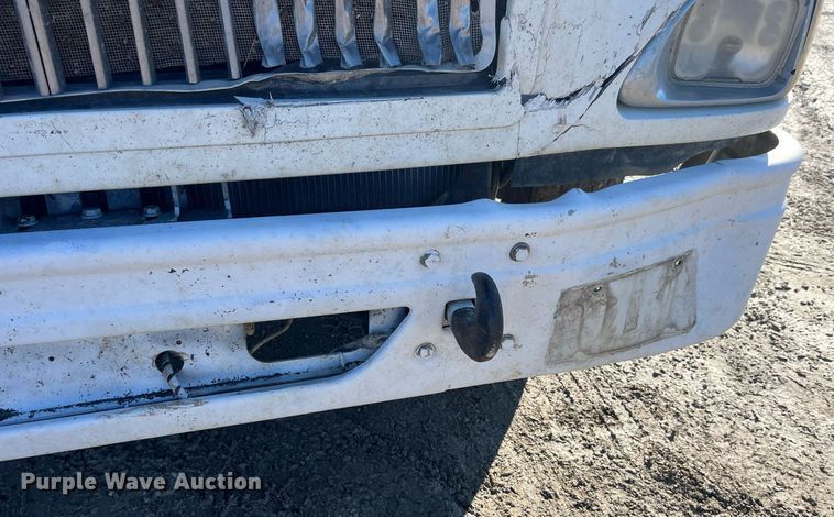 image for item LD9943 2007 International  9400i semi truck