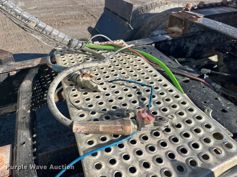 image for item LD9943 2007 International  9400i semi truck