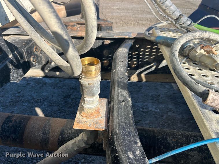 image for item LD9943 2007 International  9400i semi truck