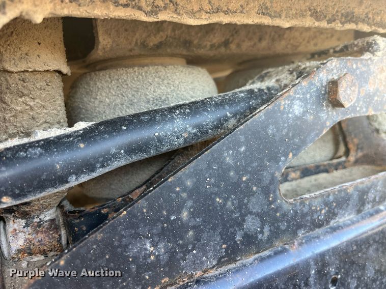 image for item LD9943 2007 International  9400i semi truck