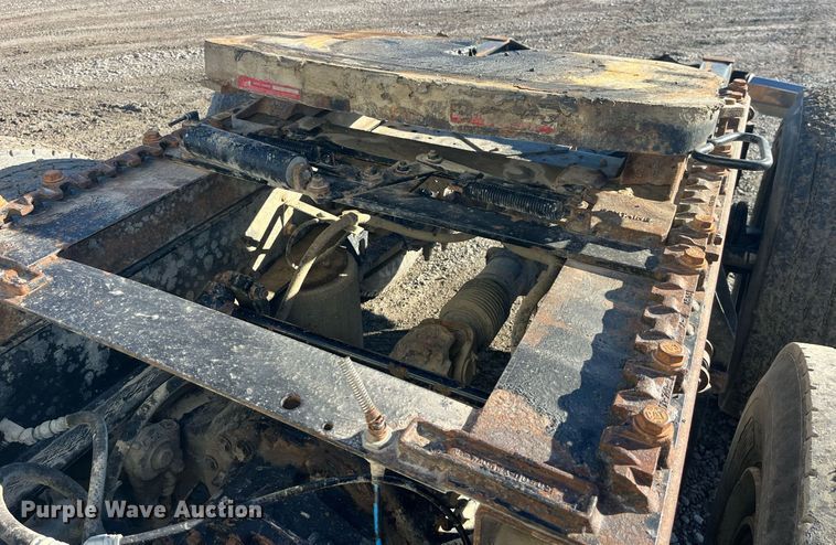 image for item LD9943 2007 International  9400i semi truck