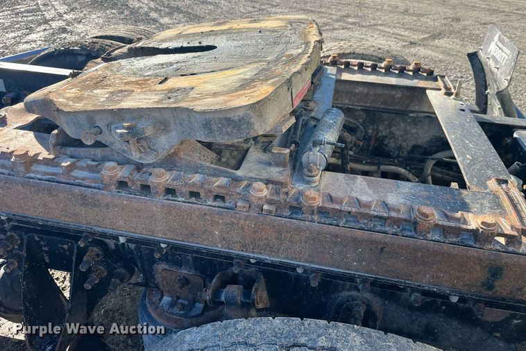 image for item LD9943 2007 International  9400i semi truck