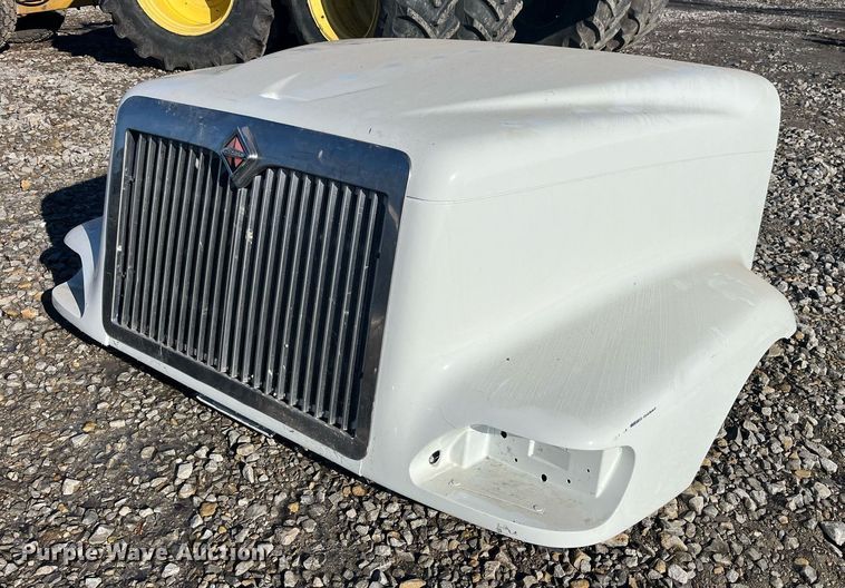 image for item LD9943 2007 International  9400i semi truck