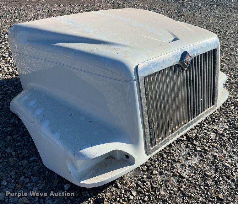 image for item LD9943 2007 International  9400i semi truck