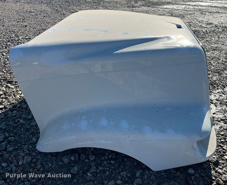 image for item LD9943 2007 International  9400i semi truck