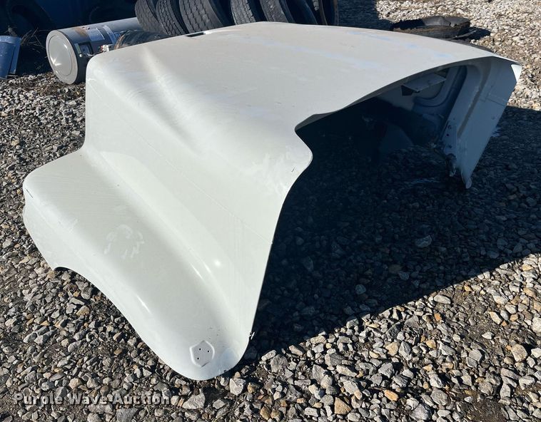 image for item LD9943 2007 International  9400i semi truck