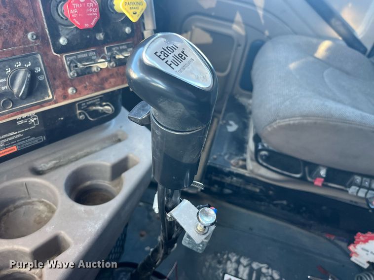 image for item LD9943 2007 International  9400i semi truck