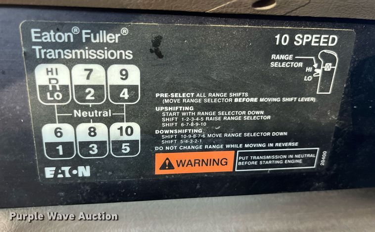 image for item LD9943 2007 International  9400i semi truck