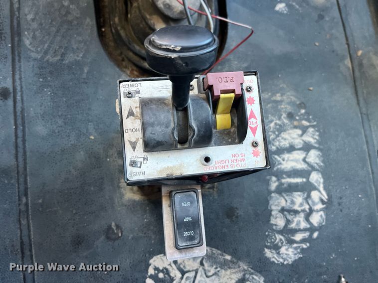 image for item LD9943 2007 International  9400i semi truck