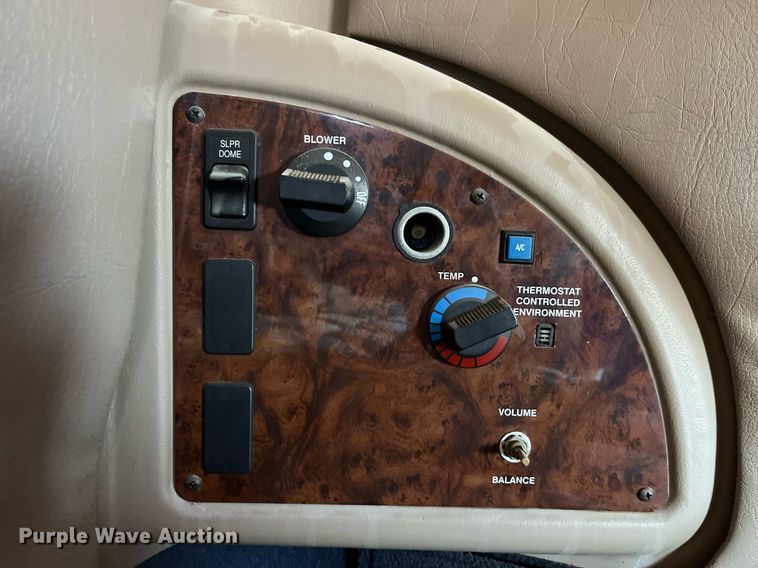 image for item LD9943 2007 International  9400i semi truck