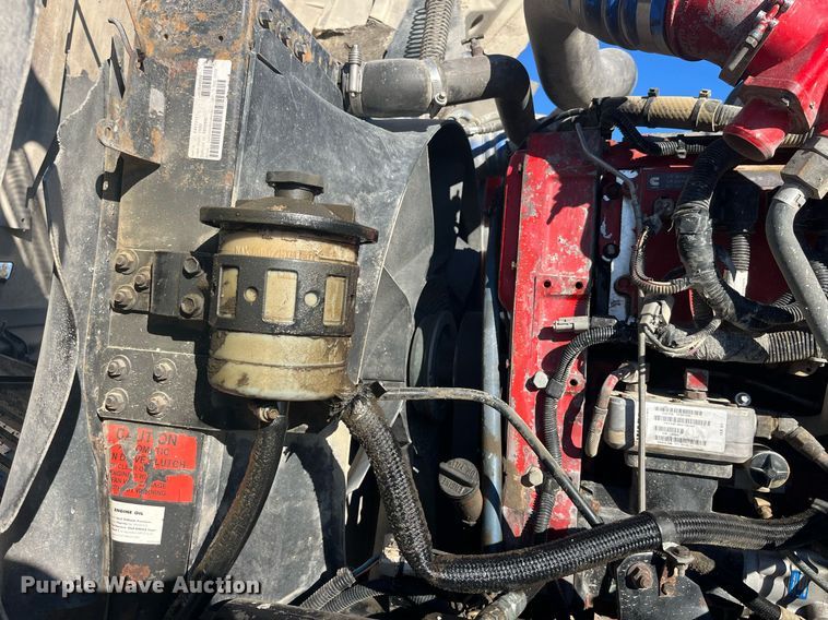 image for item LD9943 2007 International  9400i semi truck