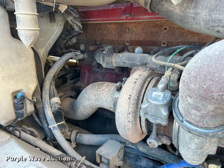 image for item LD9943 2007 International  9400i semi truck