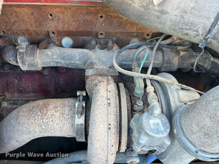 image for item LD9943 2007 International  9400i semi truck