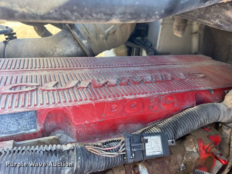 image for item LD9943 2007 International  9400i semi truck