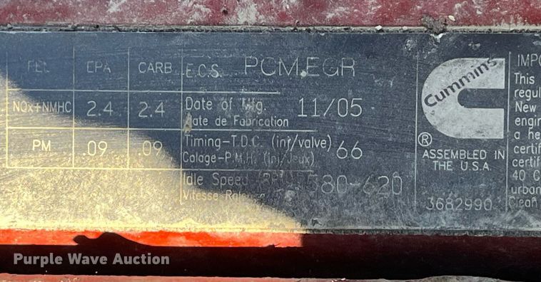 image for item LD9943 2007 International  9400i semi truck