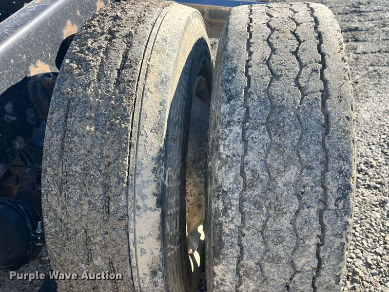 image for item LD9943 2007 International  9400i semi truck