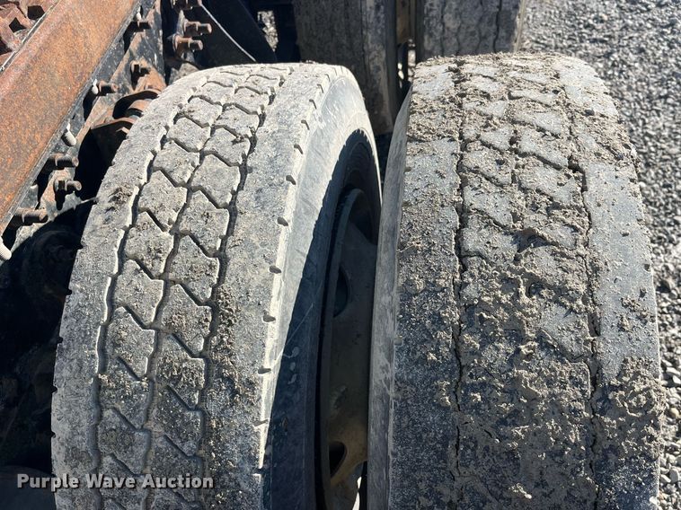 image for item LD9943 2007 International  9400i semi truck