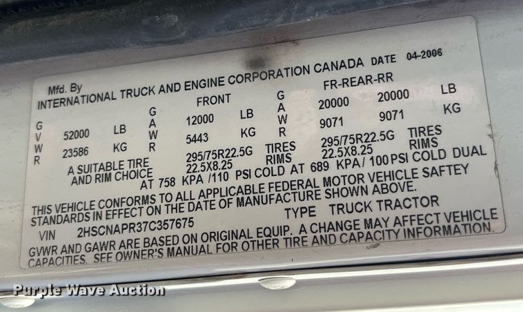 image for item LD9943 2007 International  9400i semi truck