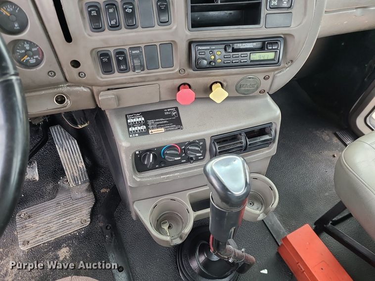 image for item LJ9447 2004 Mack CX613 semi truck