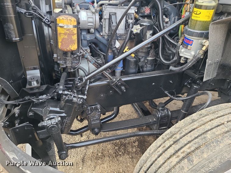 image for item LJ9447 2004 Mack CX613 semi truck