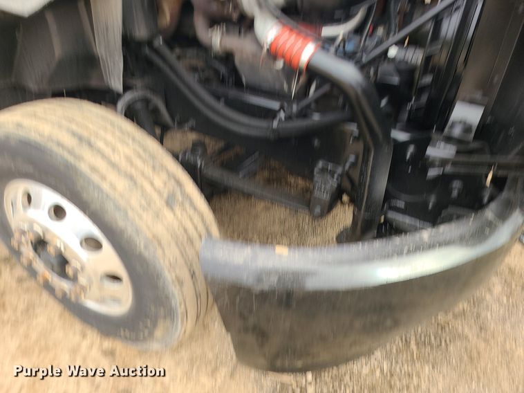 image for item LJ9447 2004 Mack CX613 semi truck