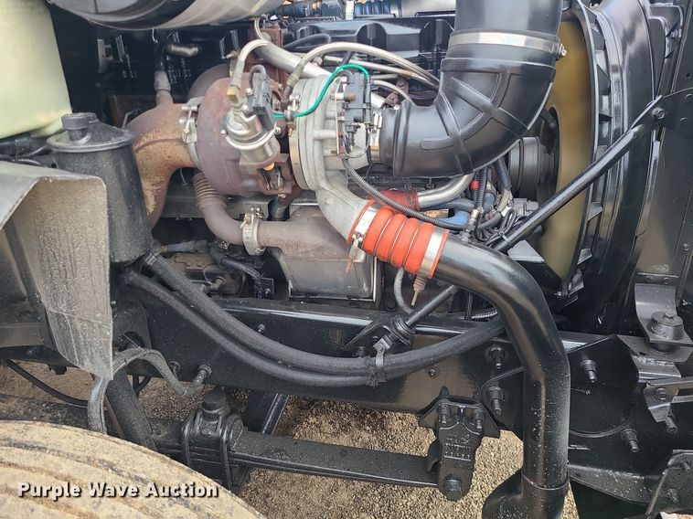 image for item LJ9447 2004 Mack CX613 semi truck