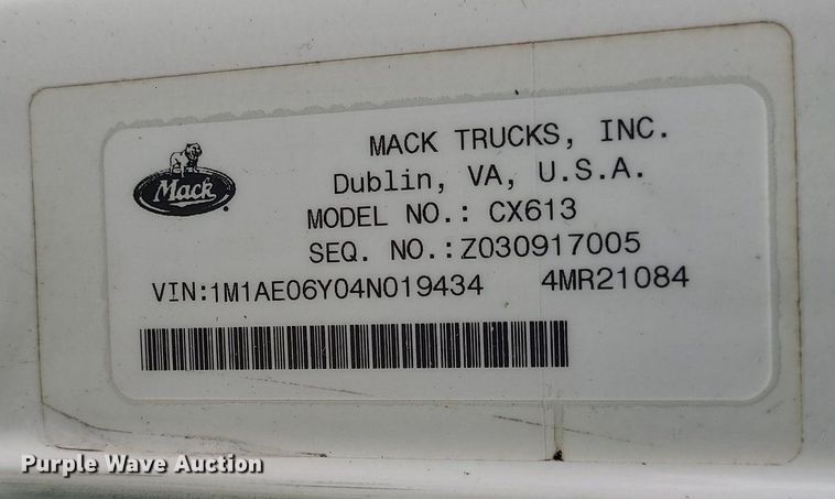 image for item LJ9447 2004 Mack CX613 semi truck