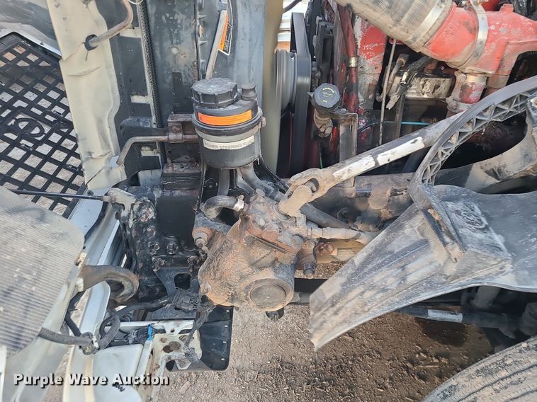 image for item LJ9515 2006 Volvo VN Series semi truck